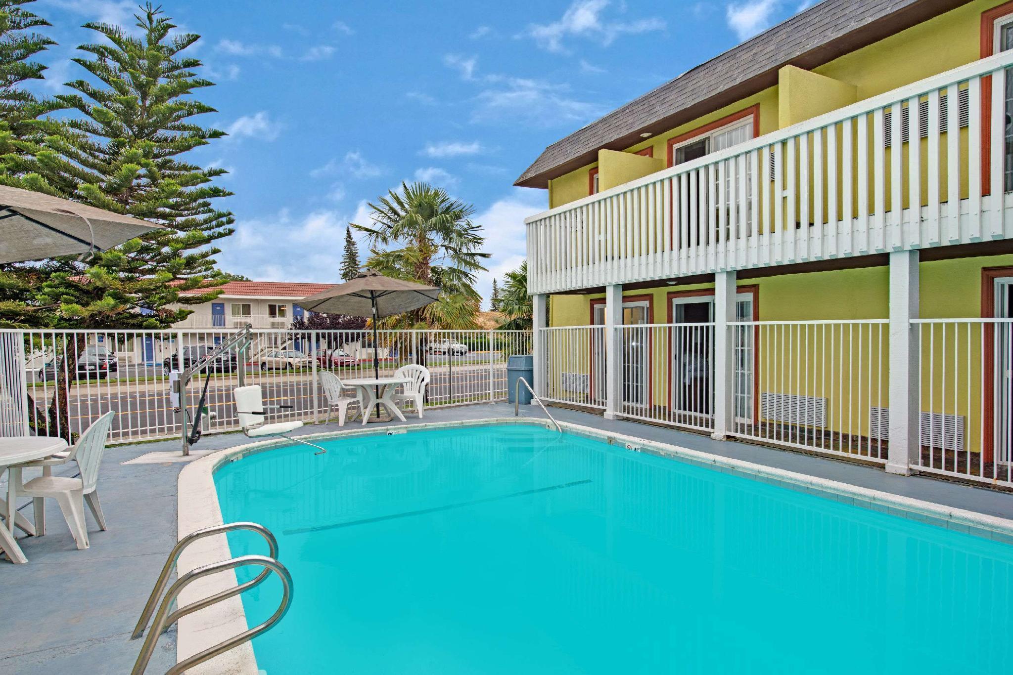 Quality Inn & Suites Sacramento Exterior foto